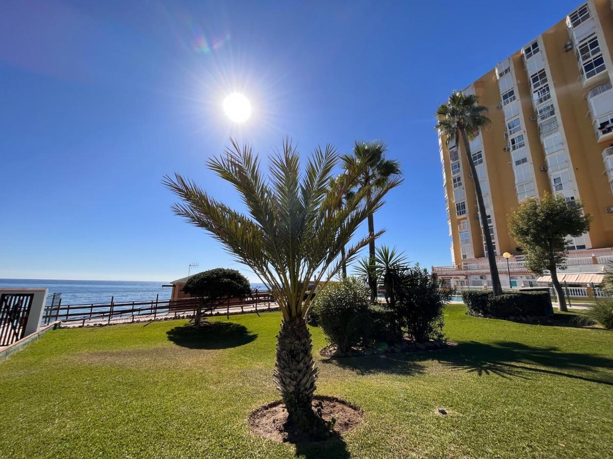 Studio On The Beach Front Apartment Malaga Ngoại thất bức ảnh